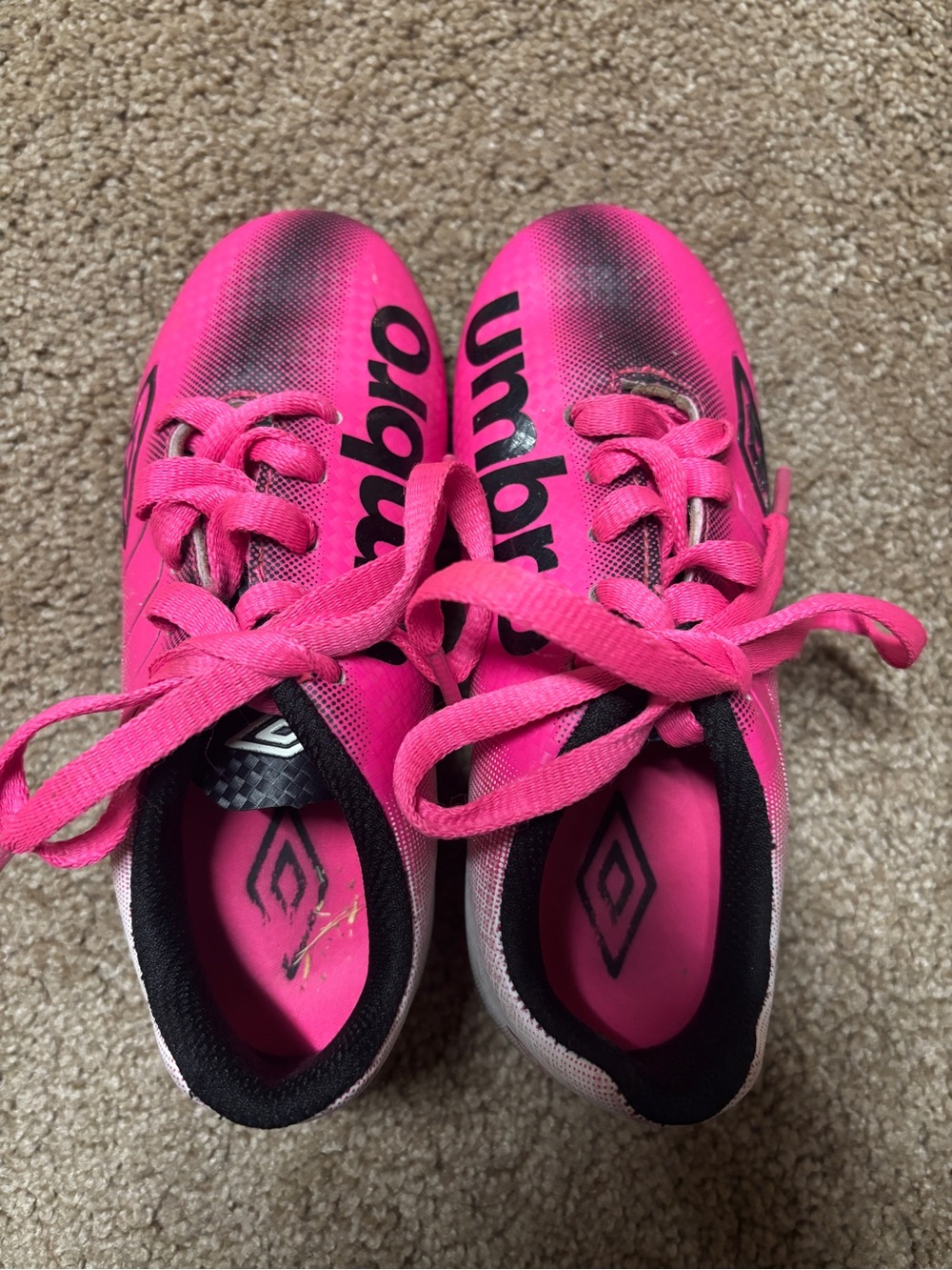 Umbro Bright Pink Kids' Soccer Sneakers
